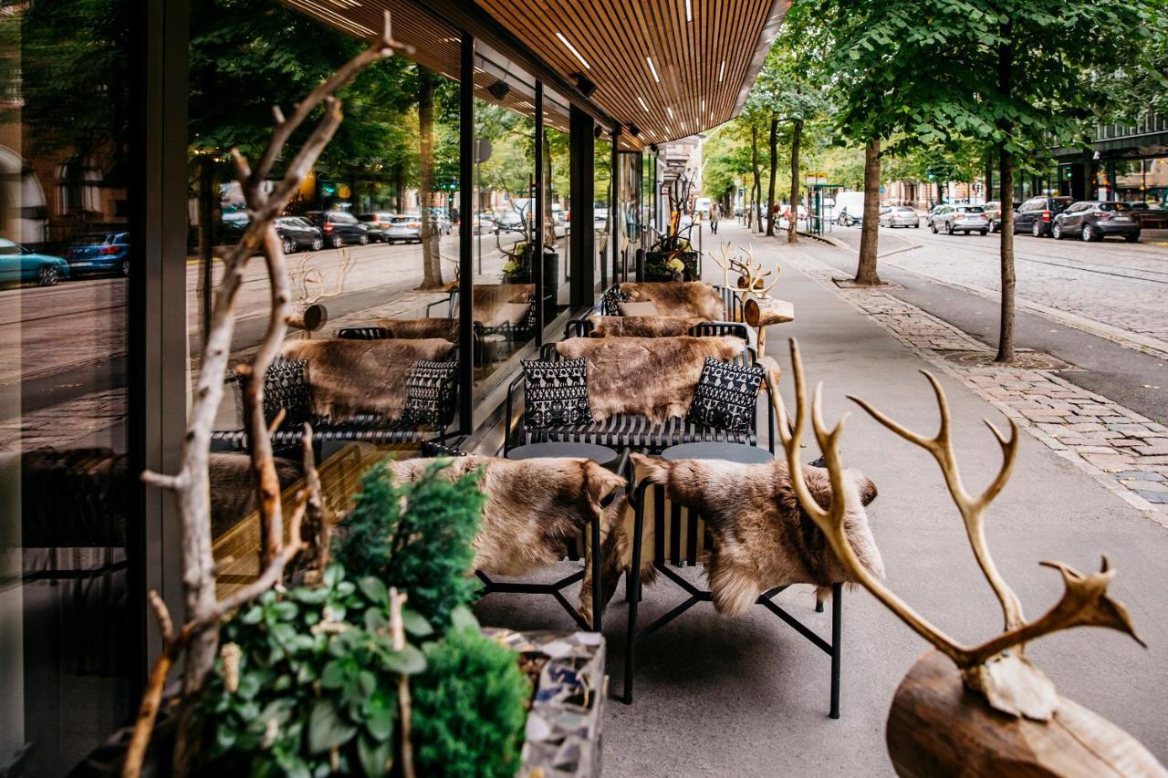 Lapland Hotels Bulevardi Helsinki Exterior photo The elk at the entrance of the Swedish Museum of Natural History