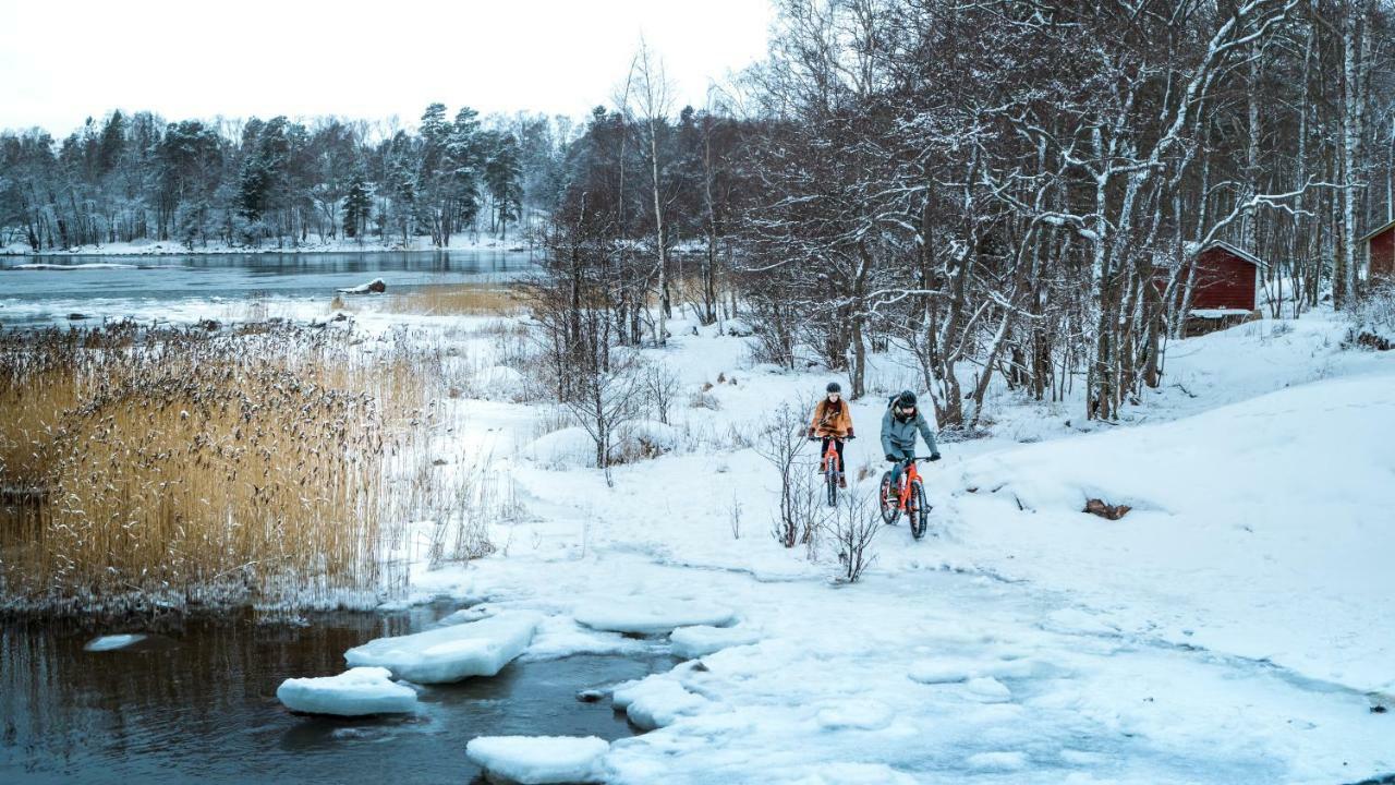 Lapland Hotels Bulevardi Helsinki Exterior photo Winter cycling in Finland